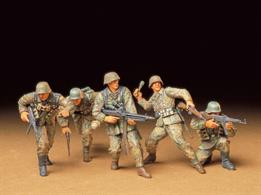 Tamiya 1/35 German Front-line Infantrymen Plastic Figure Set 351965 figure set of the German front line troops including weapons and equipment.Glue and paints are required to assemble and complete the figures (not included)
