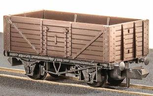 These wagon and van kits are very quick and easy to assemble. Consisting of a one-piece pre coloured body moulding, chassis, chassis weight, wheels and couplings, they are essentially unpainted, unassembled versions of our famous ready to run range.