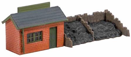 In the days when everything came by rail, even the smallest goods yard would provide a facility for the local coal merchant next to a siding. This kit can easily be extended by adding more staithes using Ratio Coal Staithes kit 316. Glue and paints required to complete this model.Footprint 66mm x 23mm