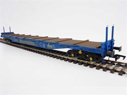 A new OO model of the bogie flat bed Cargowaggon ferry wagon. An ideal companion to the Heljan Cargowaggon sliding door vans, these flat wagons allow much easier access for loading by overhead cranes.The frame of the flat wagon must take the full load, as there is no roof beam to maintain rigidity. Hence the underframe beams are much deeper on these wagons.This model has a weathered finish, representing a wagon in a condition typically seen after a few months in service.
