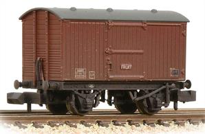A new model of the fruit van variant of the LNER ventilated box van with sliding doors and additional ventilation louvres.This model is painted in the later shade of BR goods bauxite.
