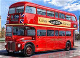 Revell 07651 1/24 Scale AEC Routemaster London BusLength 381mm.This kit contains over 390 parts and builds into a nicely detailed model of the iconic London bus famous throughout the world.