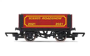 Every year Hornby travels up and down the country meeting model rail enthusiasts and having a great time. This special Hornby wagon celebrates Hornby's 2021 roadshow appearances.