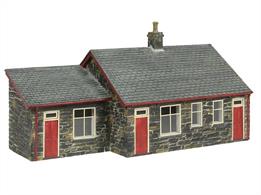 Inspired by the buildings at Porthmadog Harbour Station on the Ffestiniog Railway in Wales, this Scenecraft model depicts the impressive stone-built booking office and is complete with red highlights. This model would suit many Narrow Gauge layouts and dioramas perfectly, but could also be used as a station booking office on a OO scale layout.