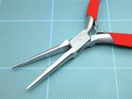 756-22 Needle Nose Pliers with Plain Jaws.Length: 150mm.