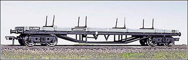 Bogie bolster wagons are used to convey loads which are too long to fit into standard open wagons. This BR grey bolster is a fine model of the type with detail including deck planking and movable bolster stakes.