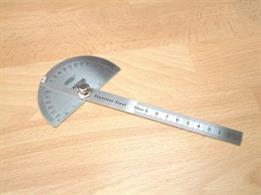 Super quality protractor with engraved markings.Supplied in a storage wallet.Manufactured in stainlesss steel.