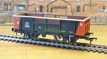 The Limpet ballast wagons re-used air-brake equipped chassis from 2-axle tank wagons to help replace engineering wagons built in the 1950's with more modern vehicles. Bachmann's model captures these distinctive vehicles well, including the cut-out panels in the centre of the sides intended to prevent overloading with ballast, while retaining the high sides useful for many lighter track materials.This model carries the distinctive and striking Trainload Freight livery of black with orange end stripes.