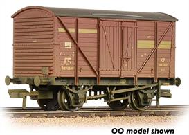 An excellent new model of the BR standard diagram 1/208 box van. Thousands of these planked body van were built in the 1950s and many were still in service in the 1980s. This model is painted in the bauxite livery used on vacuum brake equipped vehicles.